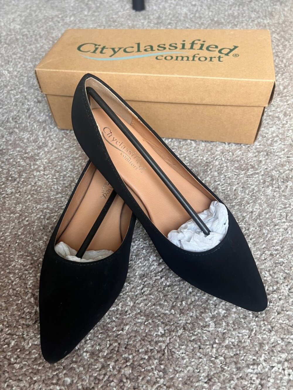 NWT CityClassified Comfort pointed toe black ballet flats